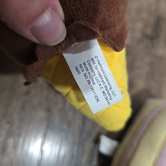 Hallmark exclusive Better Together icecream & cake plush - Picture 5 of 5